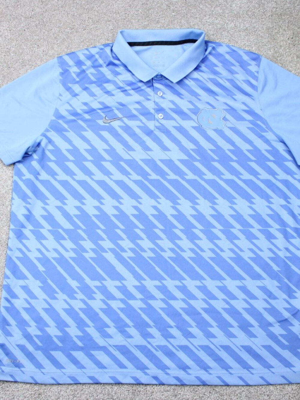 Nike North Carolina Tar Heels Polo Shirt Mens 2XL XXL Blue Geometric Dri-Fit S/S